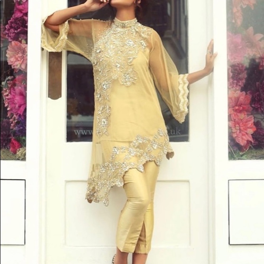 Saira Rizwan Pakistani suit